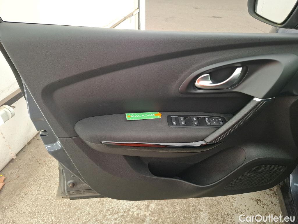  Renault  Kadjar RENAULT  / 2018 / 5P / Crossover Evolution dCi 115 EDC #32
