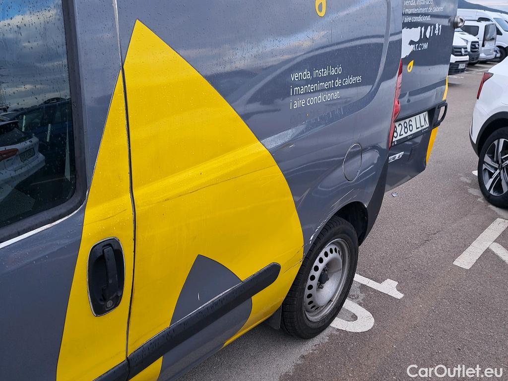  Fiat  Doblo FIAT Doblò Cargo/2015/3P/furgón derivado de turismo Cargo Base Plus 1.3 Mjet 59kW (80CV) #3