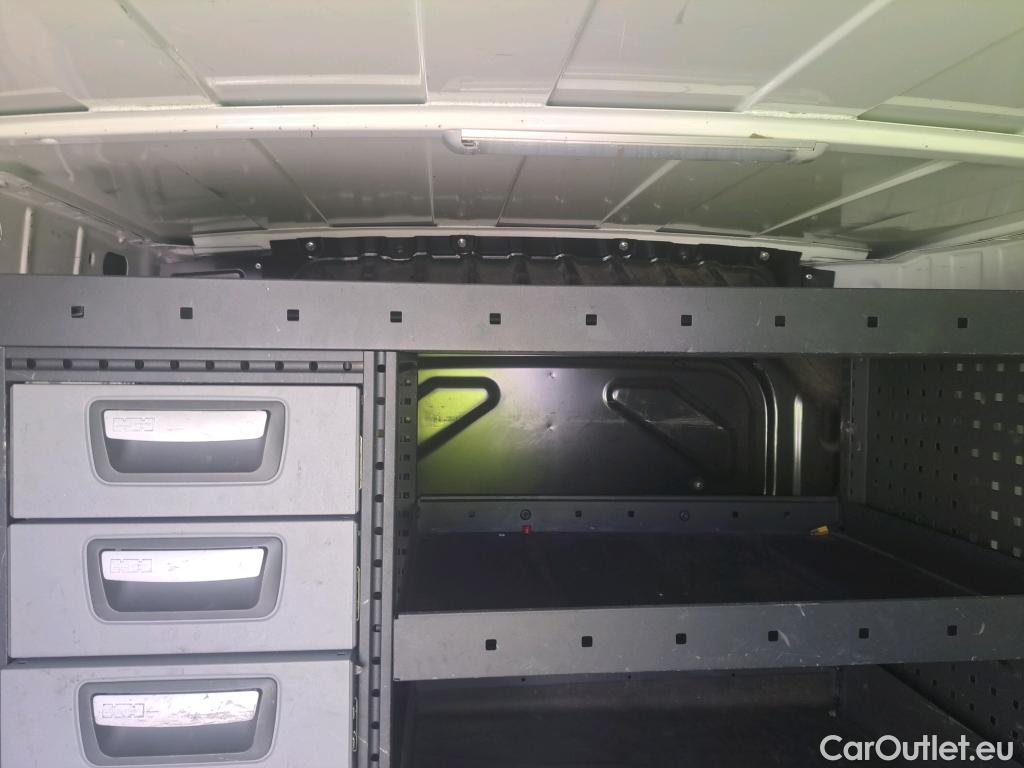  Fiat  Fiorino FIAT  / 2016 / 3P / furgón derivado de turismo Cargo Base 1.4 Natural Power 51kW (70CV) #18