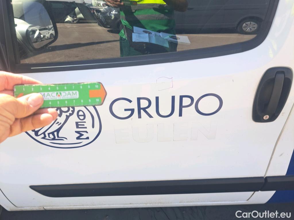  Fiat  Fiorino FIAT  / 2016 / 3P / furgón derivado de turismo Cargo Base 1.4 Natural Power 51kW (70CV) #41
