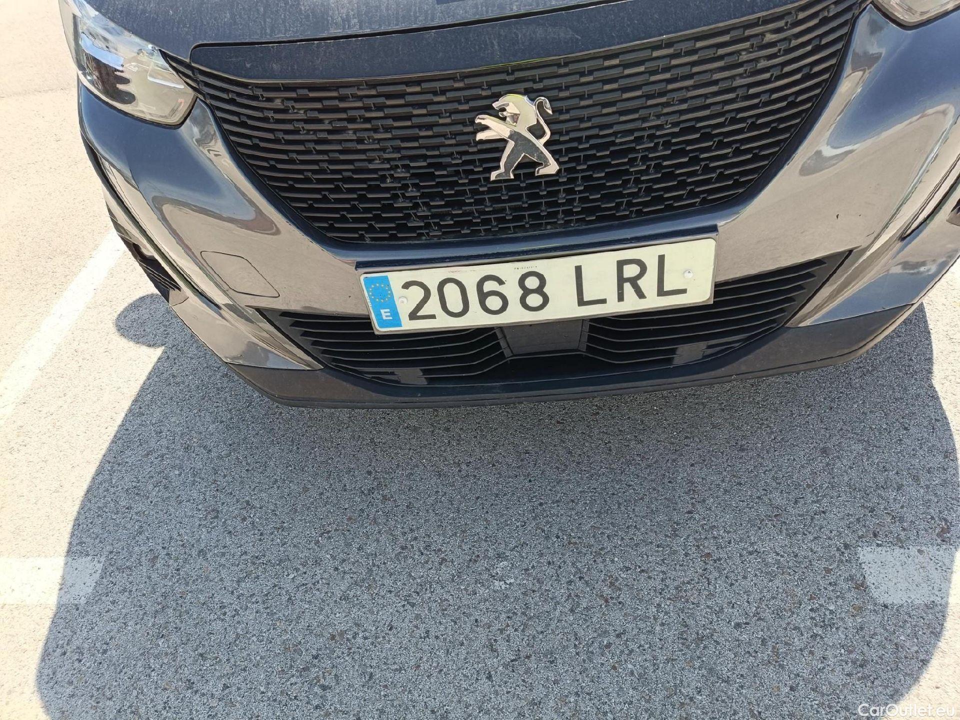  Peugeot  2008 PEUGEOT  / 2019 / 5P / todoterreno Active BlueHDI 81kW (110CV) #8