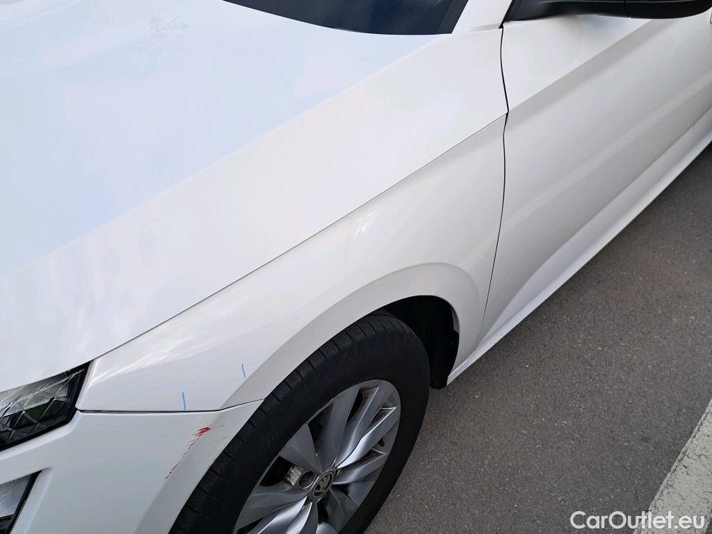  Skoda  KAMIQ SKODA  1.0 TSI 81kW (110CV) DSG Ambition (CX) #28
