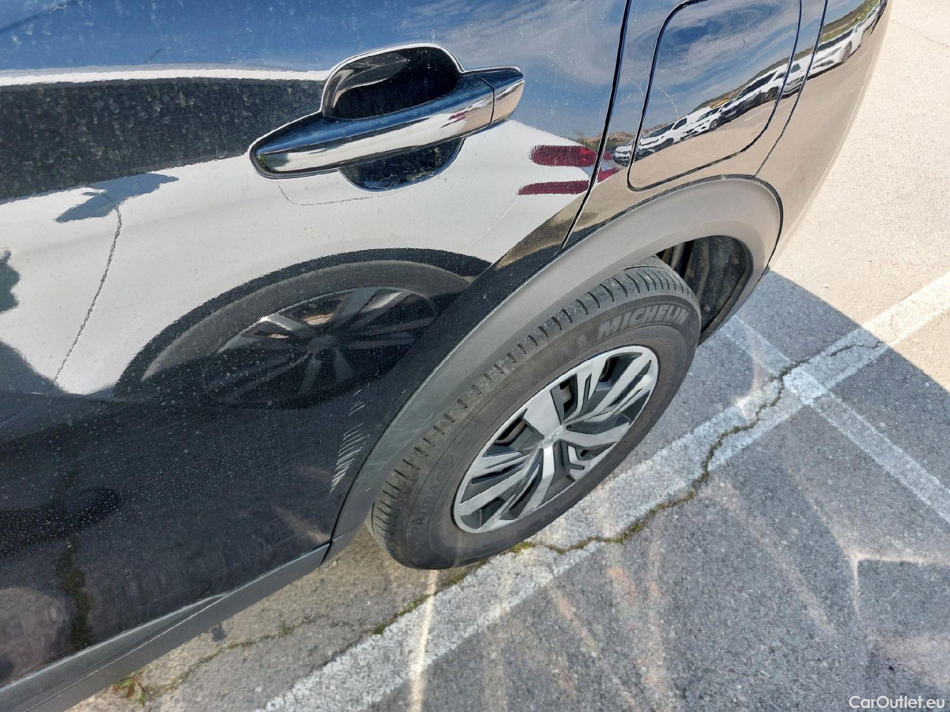  Peugeot  2008 PEUGEOT  / 2019 / 5P / todoterreno Active BlueHDI 81kW (110CV) #18
