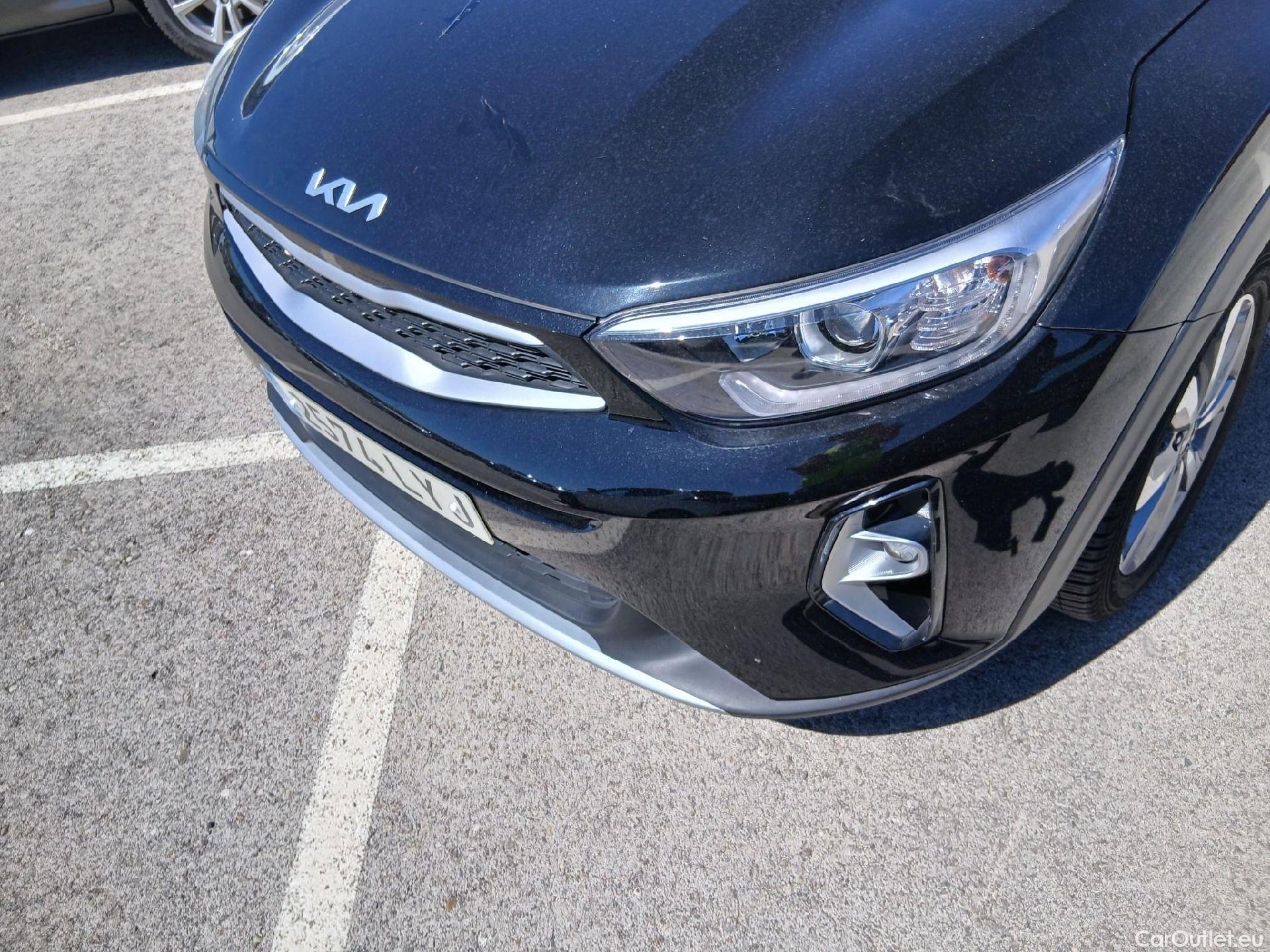  KIA  STONIC KIA  / 2017 / 5P / todoterreno 1.0 T-GDi 74kW (100CV) MHEV iMT Concept #11
