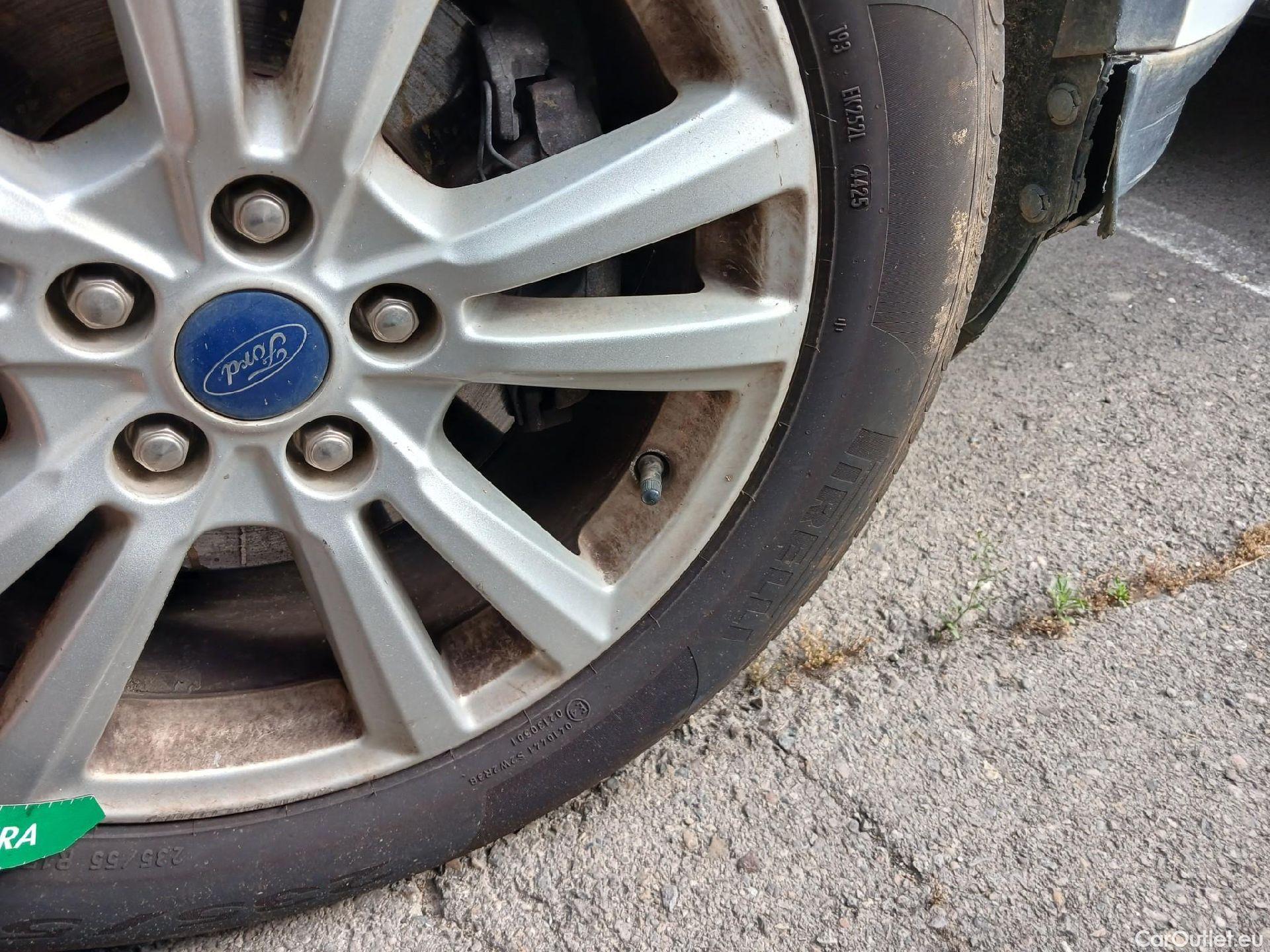  Ford  Kuga FORD  / 2016 / 5P / todoterreno 1.5 EcoBoost 88kW 4x2 Trend+ (CX) #72