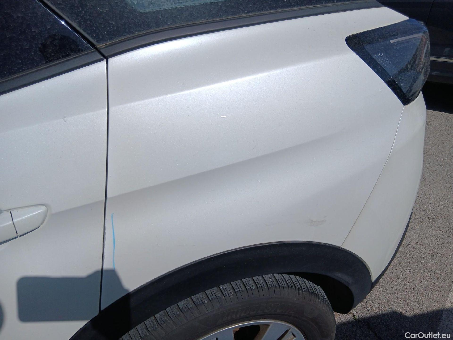  Peugeot  3008 PEUGEOT  / 2020 / 5P / todoterreno 1.2 PureTech 96KW S&S Active Pack EAT8 #19