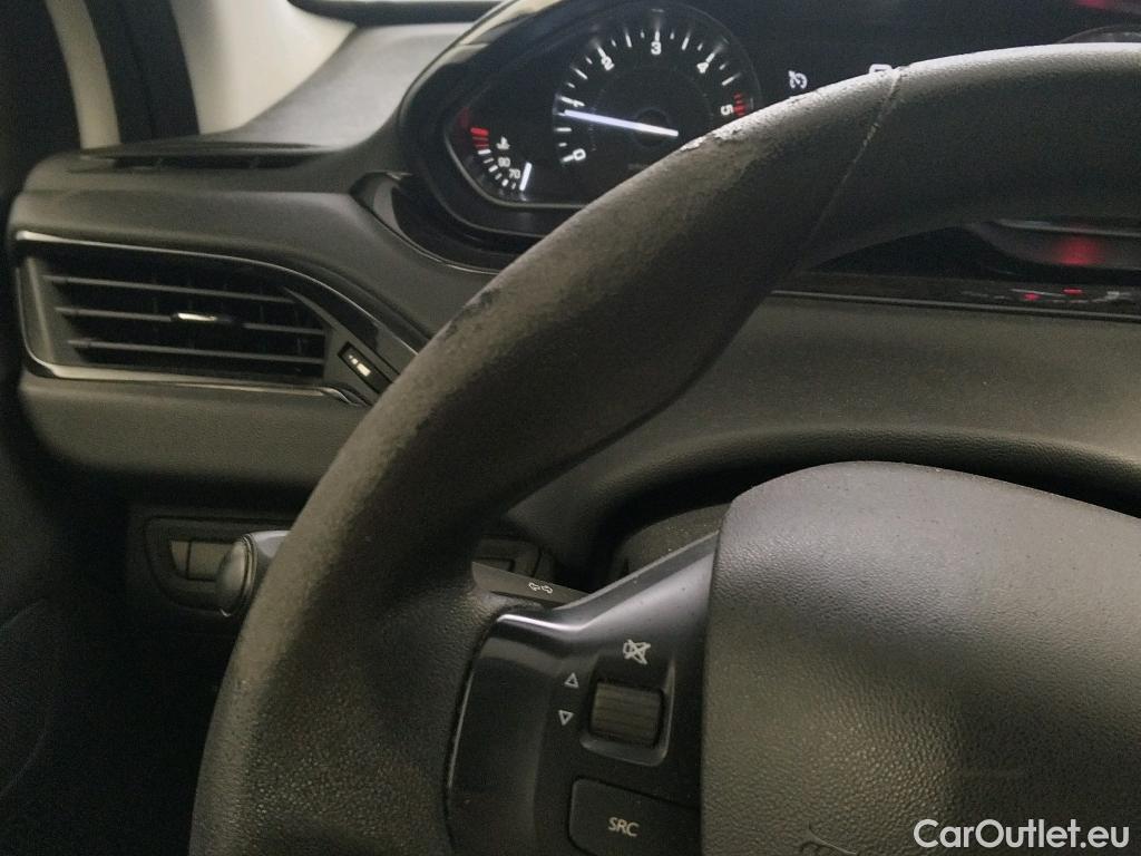  Peugeot  208 PEUGEOT  / 2019 / 5P / berlina con portón BlueHDi 73kW (100CV) Active #22
