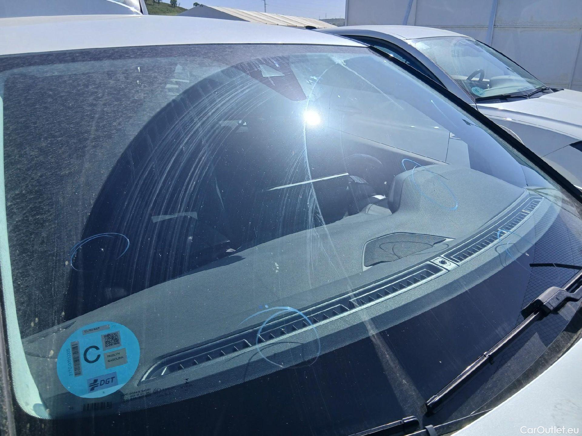  Peugeot  3008 PEUGEOT  / 2020 / 5P / todoterreno 1.2 PureTech 96KW S&S Active Pack EAT8 #2