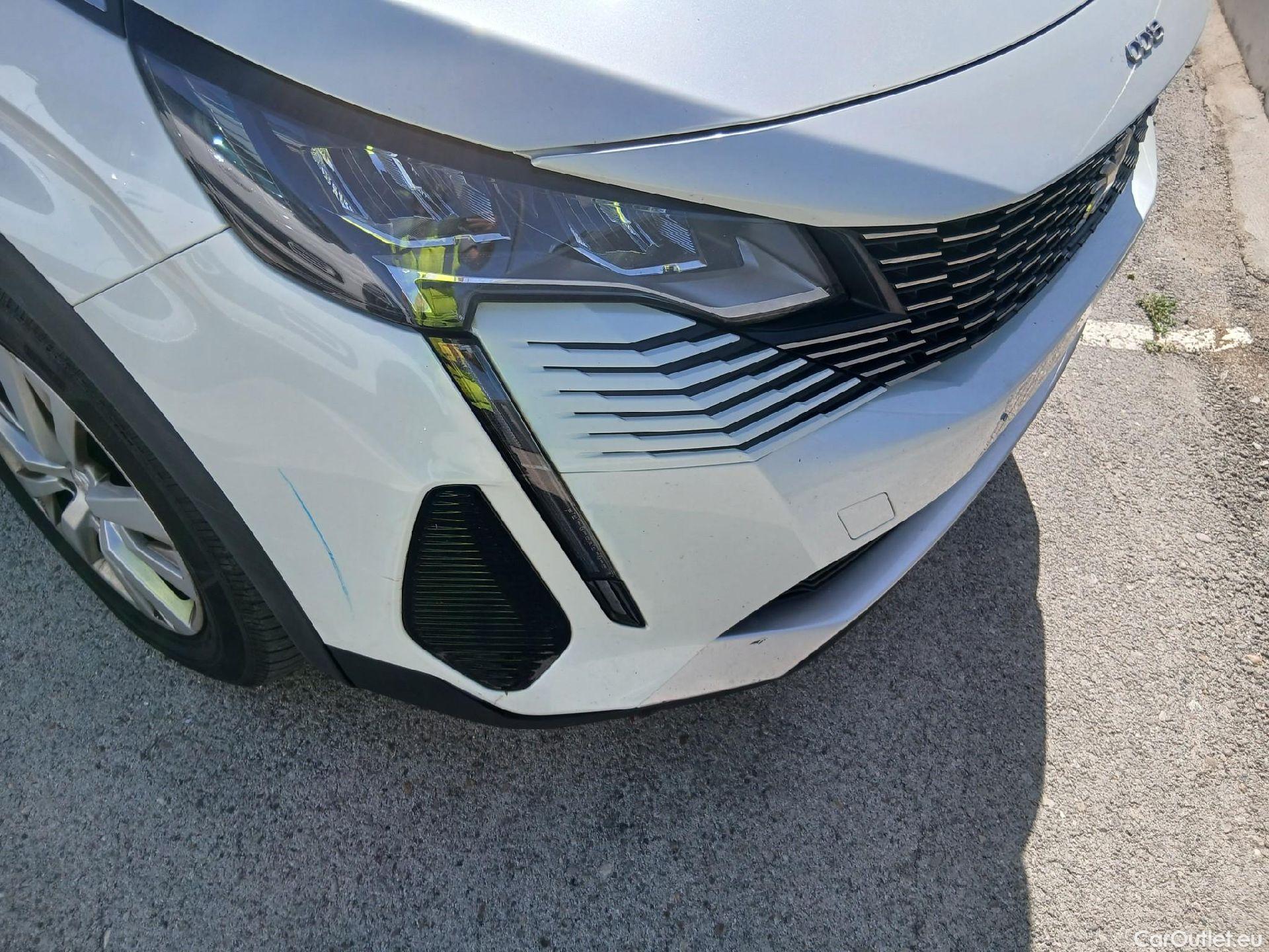  Peugeot  3008 PEUGEOT  / 2020 / 5P / todoterreno 1.2 PureTech 96KW S&S Active Pack EAT8 #4