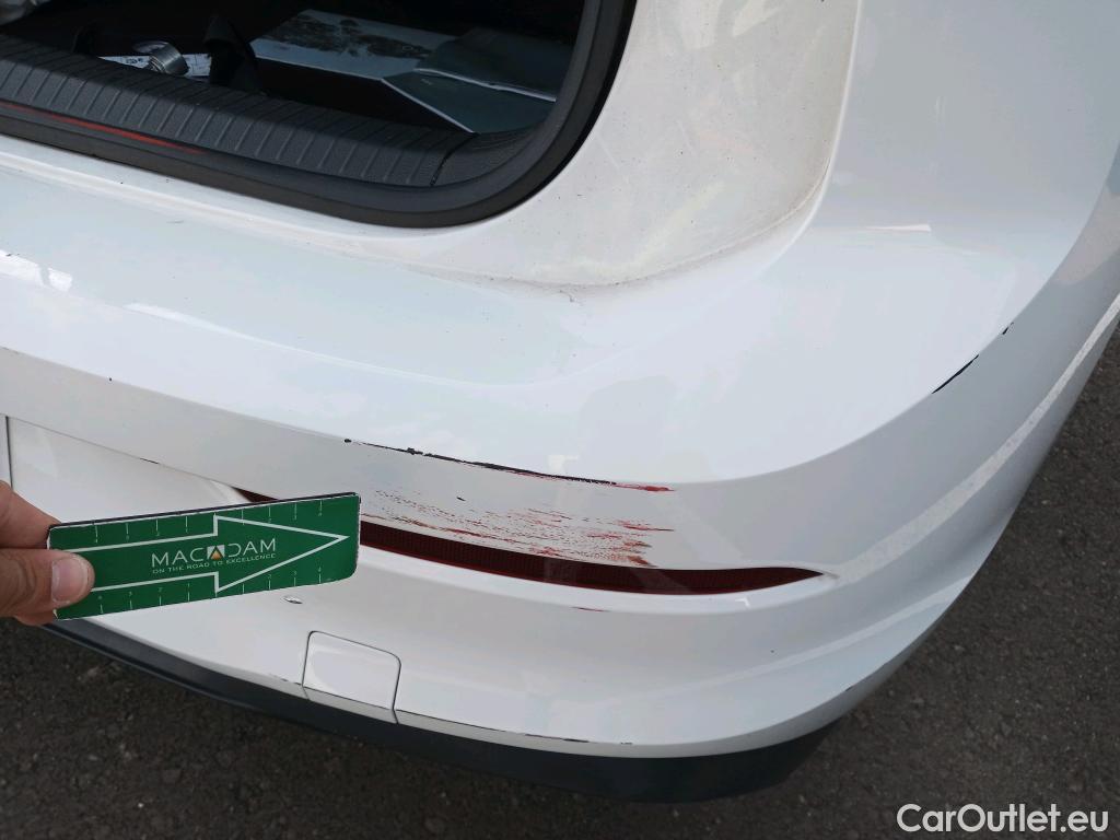  Volkswagen  Golf  VOLKSWAGEN / 5P / 2.0 TDI 115 CV #24