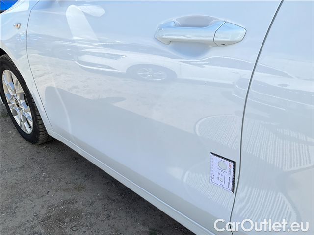  KIA  Cee'd Ceed SW 1.5 T-GDI 118 Spin AT #10