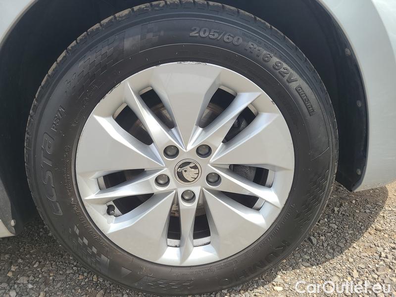  Skoda  Octavia  Combi (NX3)(2020) Oct.Com.1.0 e-TEC 81 Ambit.AT #16
