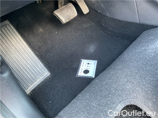  KIA  Cee'd Ceed SW 1.5 T-GDI 118 Spin AT #9