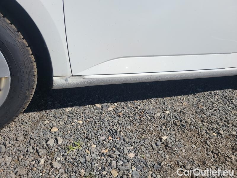  Skoda  Fabia  Combi (2015)  Com 1.0TSI 81 Ambition #4