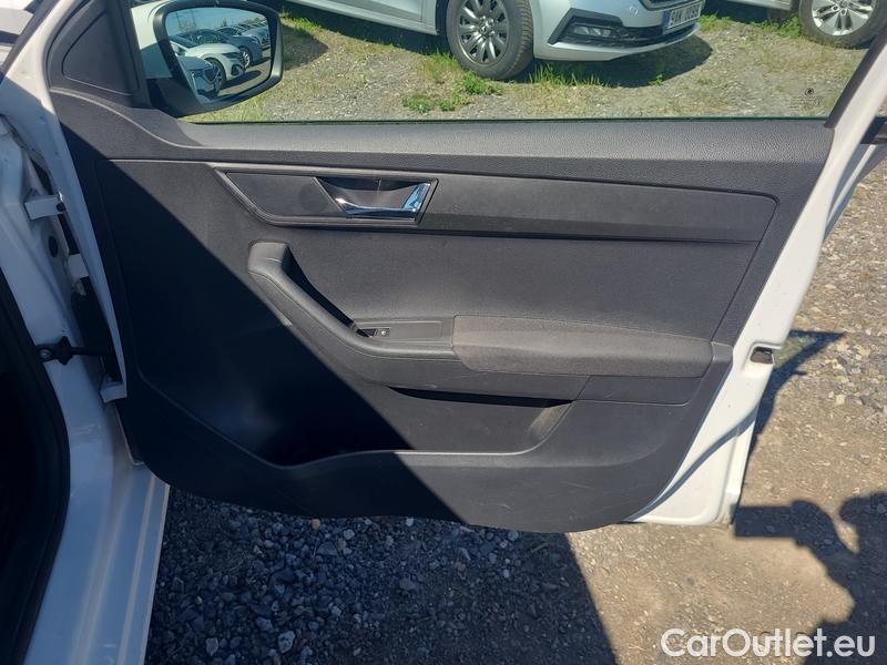  Skoda  Fabia  Combi (2015)  Com 1.0TSI 81 Ambition #25