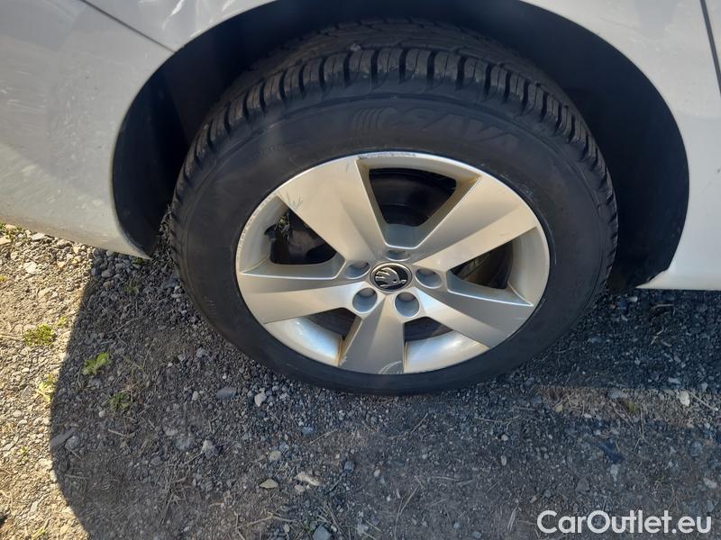  Skoda  Fabia  Combi (2015)  Com 1.0TSI 81 Ambition #17