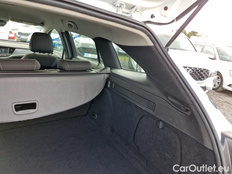  Opel  Astra  K Sports Tourer (2015) ST 1.5CDTi 77 Edition 5d #24