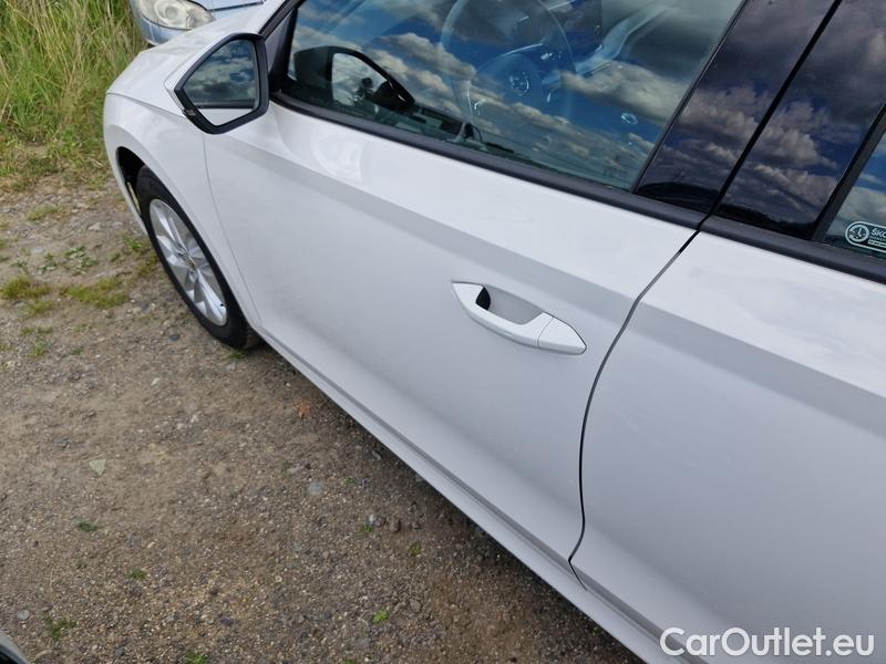  Skoda  Octavia  Lim. (NX3)(2020)  1.5TSI 110 Ambition 5d #7