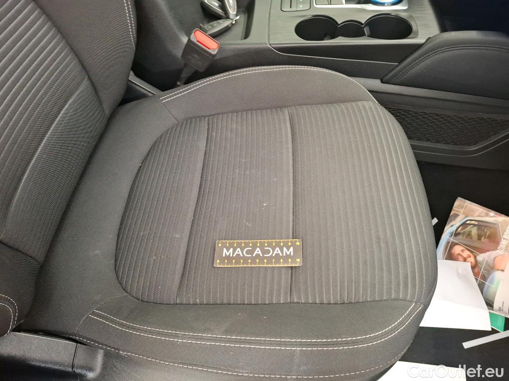  Ford  Kuga FORD  / 2019 / 5P / SUV 2.5 Dur 225 hybrid PHEV Pshift Titanium #38