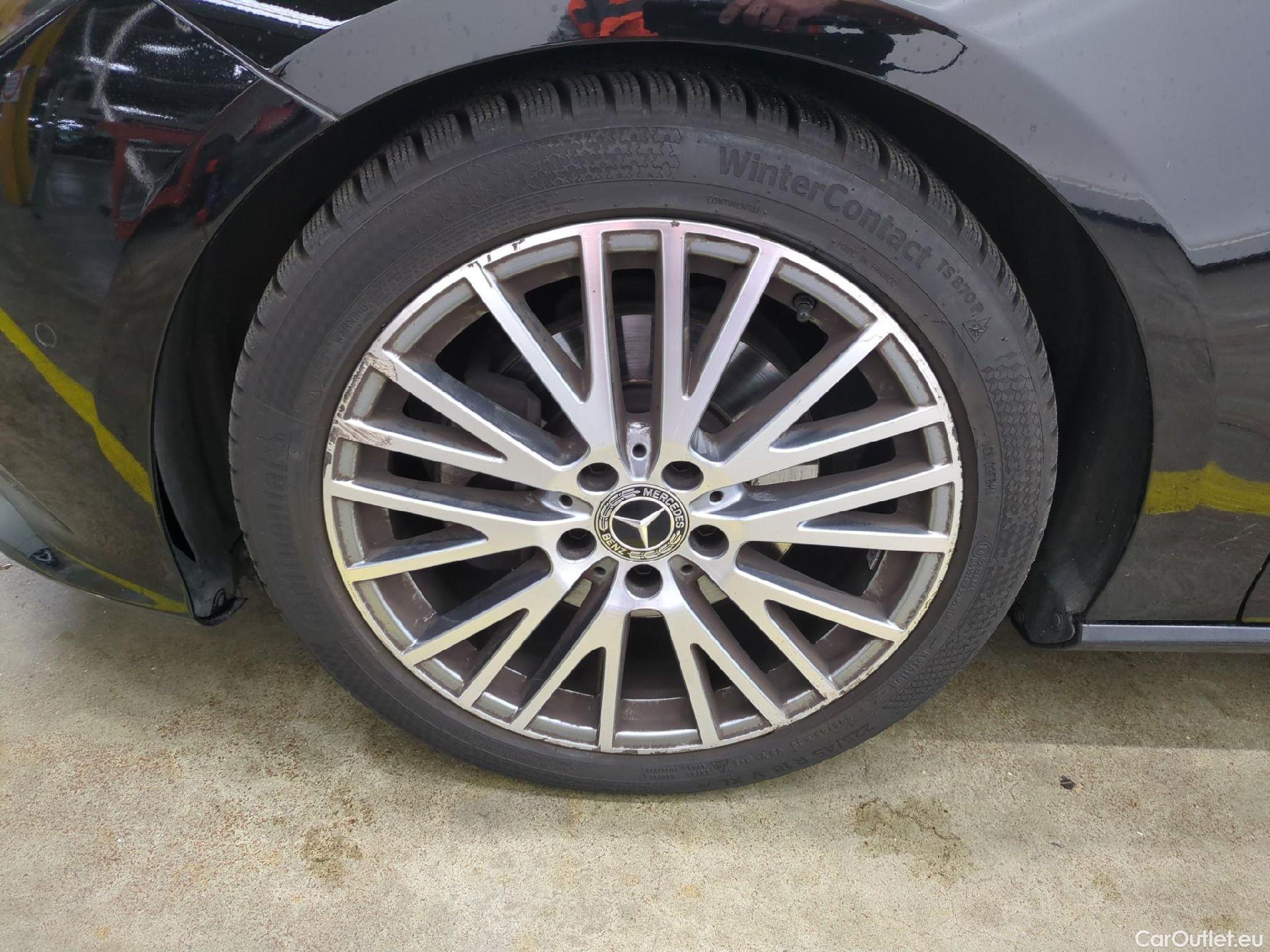  Mercedes  CLA-Klasse MERCEDES-BENZ CLA Shooting Brake / 2019 / 5P / Break CLA 200 d Business Line BA8 #1