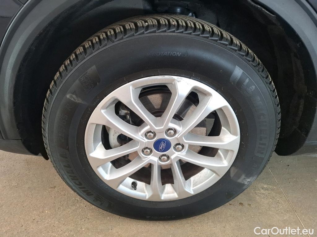  Ford  Kuga FORD  / 2019 / 5P / SUV 2.5 Dur 225 hybrid PHEV Pshift Titanium #50