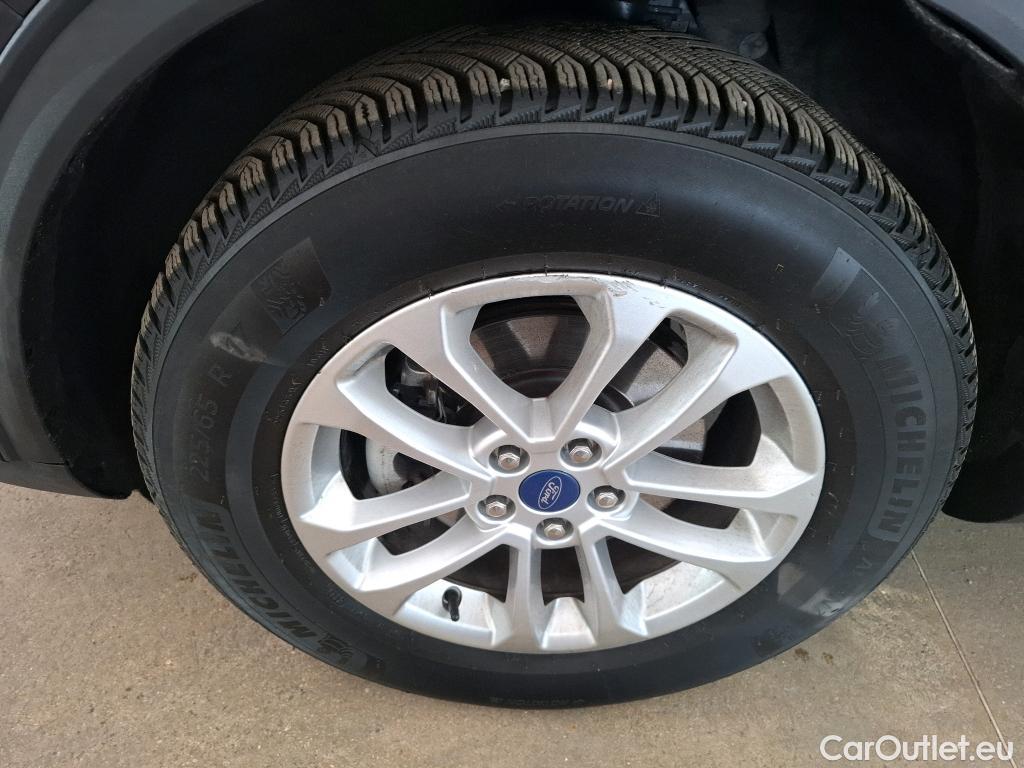  Ford  Kuga FORD  / 2019 / 5P / SUV 2.5 Dur 225 hybrid PHEV Pshift Titanium #49
