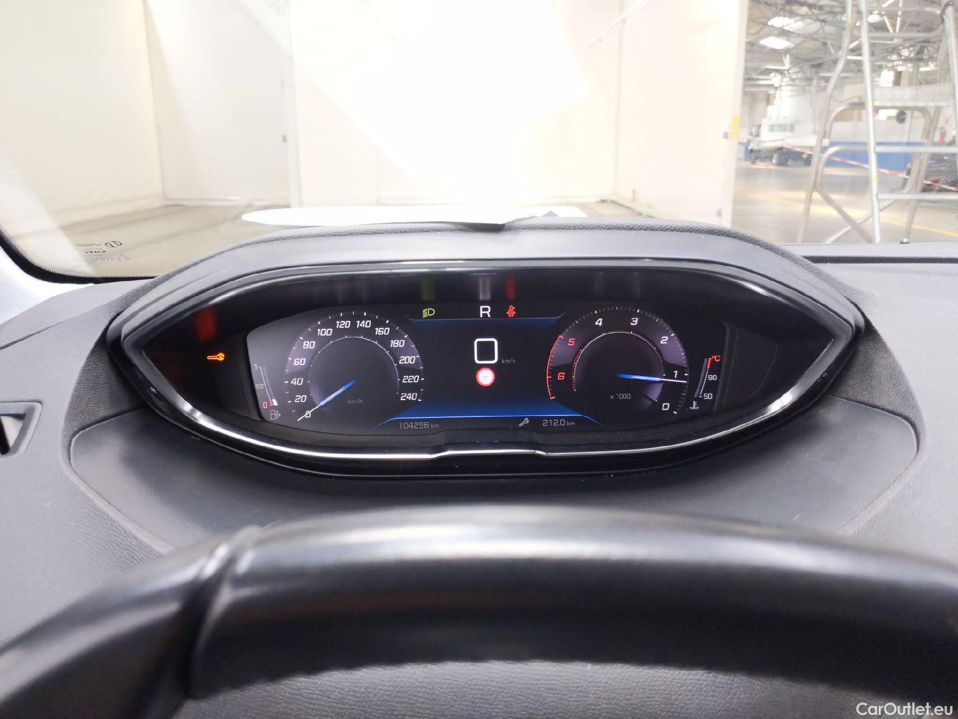  Peugeot  3008  II Allure Pack 1.5 HDi 130CV BVA8 E6d #1