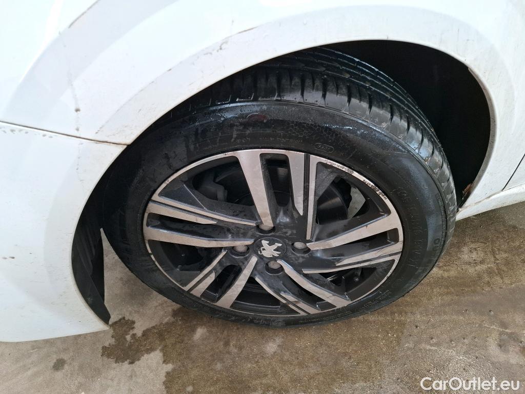  Peugeot  208  Allure Business 1.2 PureTech 100CV BVM6 E6d #20