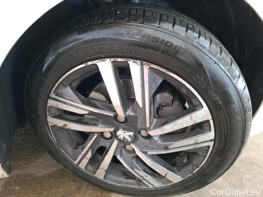  Peugeot  208  Allure Business 1.2 PureTech 100CV BVM6 E6d #26