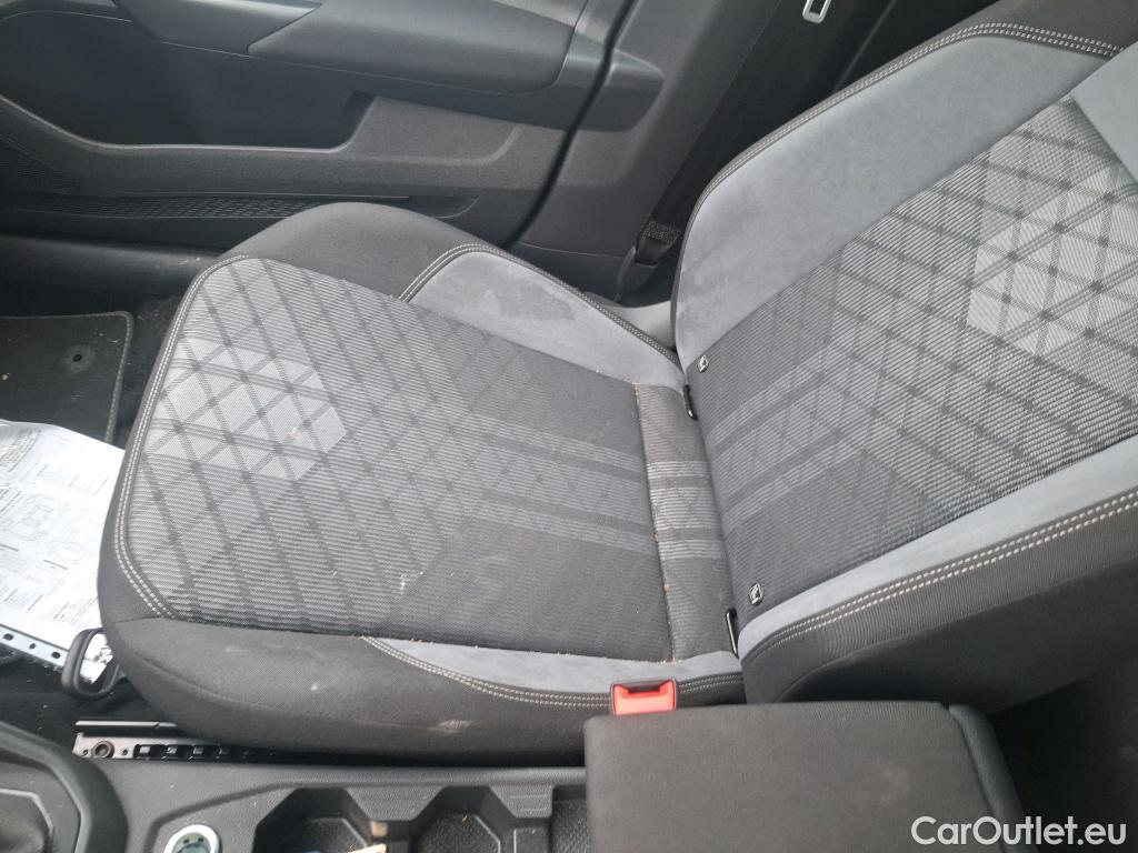  Volkswagen  Taigo  R-Line 1.0 TSI 110CV BVA7 E6d #30