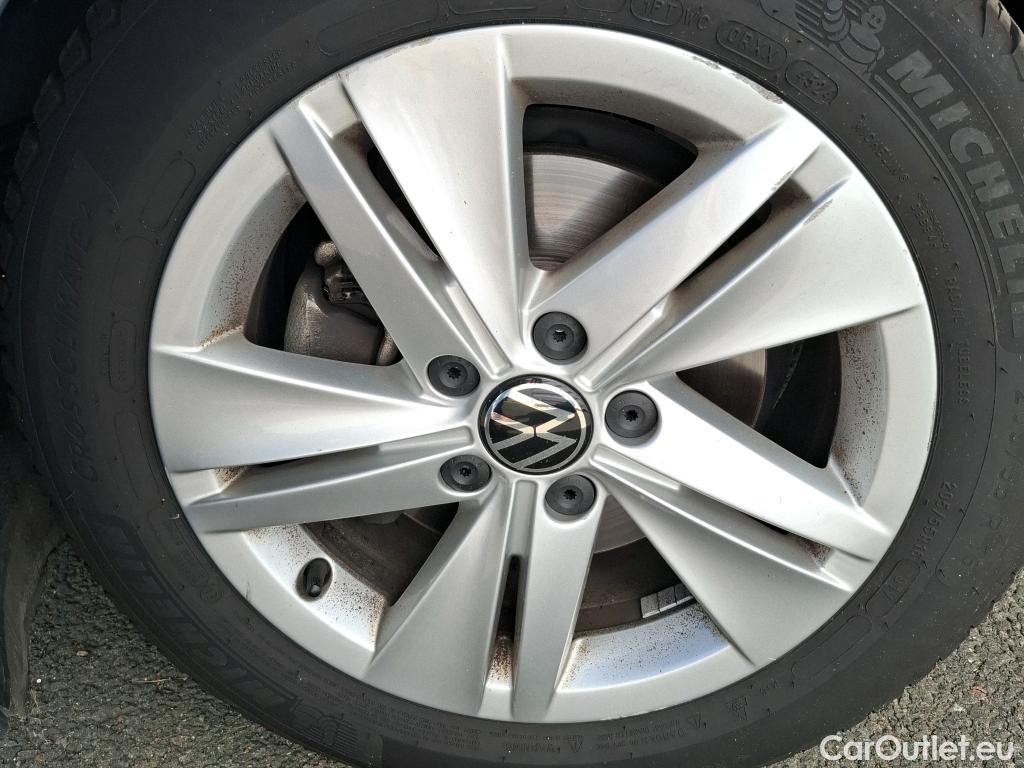  Volkswagen  Golf  VOLKSWAGEN / 2020 / 5P / Berline 2.0 TDI SCR 115 DSG7 Life Busi (Ex 385T) #23