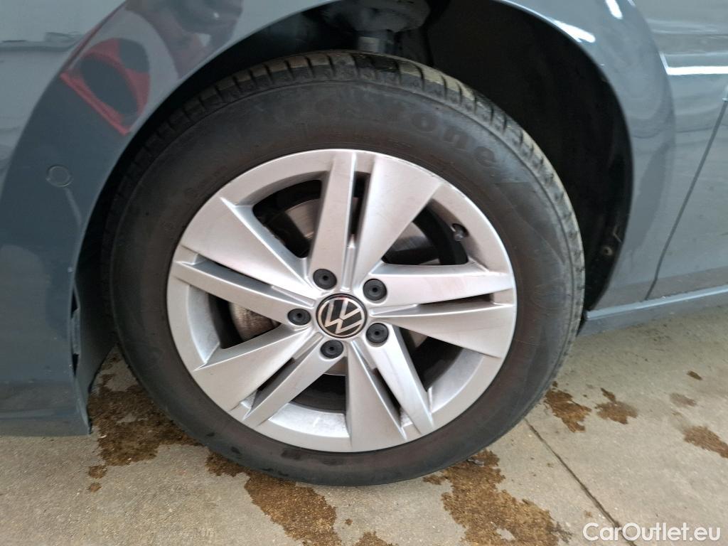  Volkswagen  Golf  VOLKSWAGEN / 2020 / 5P / Berline 1.0 eTSI OPF 110 DSG7 Life 1st #10