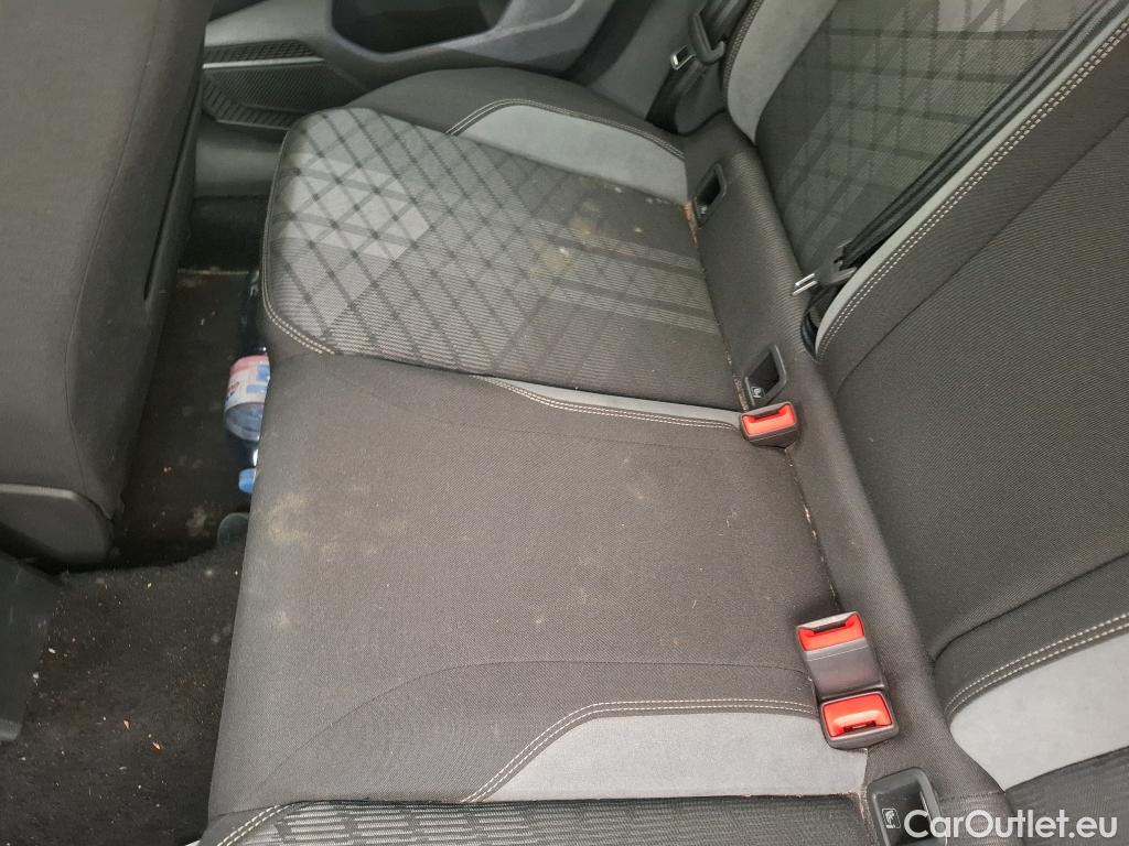  Volkswagen  Taigo  R-Line 1.0 TSI 110CV BVA7 E6d #33