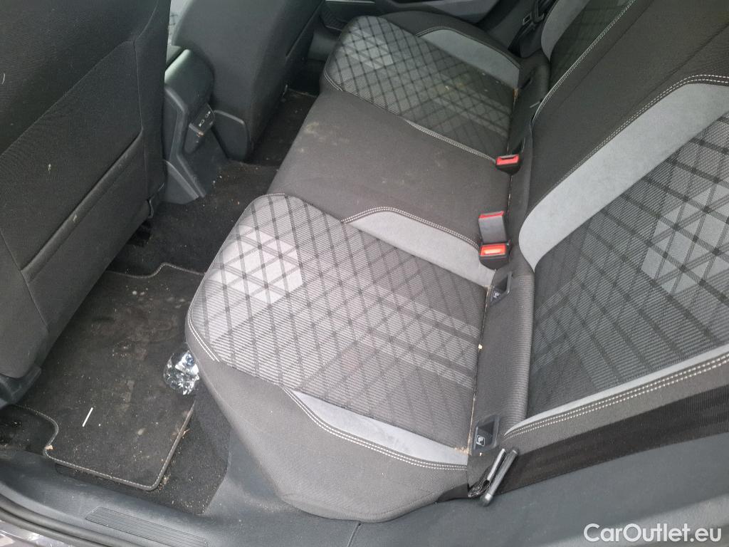  Volkswagen  Taigo  R-Line 1.0 TSI 110CV BVA7 E6d #31