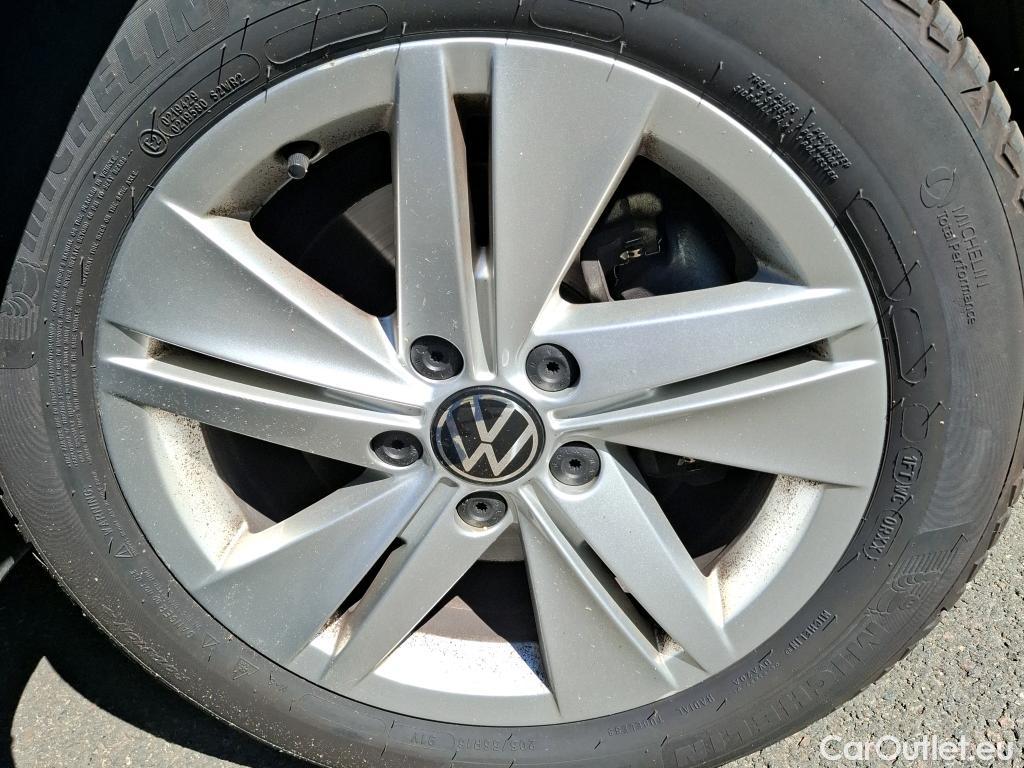  Volkswagen  Golf  VOLKSWAGEN / 2020 / 5P / Berline 2.0 TDI SCR 115 DSG7 Life Busi (Ex 385T) #52