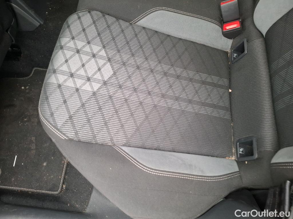  Volkswagen  Taigo  R-Line 1.0 TSI 110CV BVA7 E6d #32