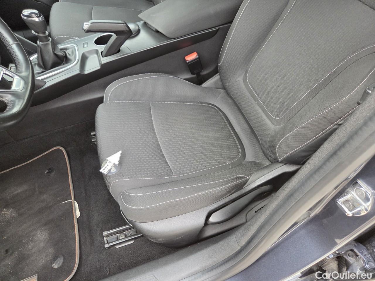  Renault  Megane 1.3 TCe 140CP Zen #50