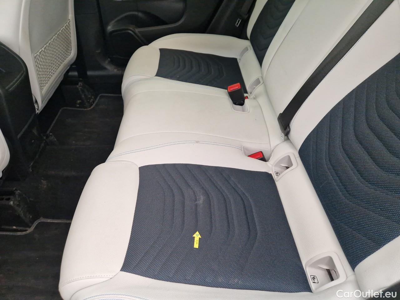  Mercedes  GLA  250 e #46
