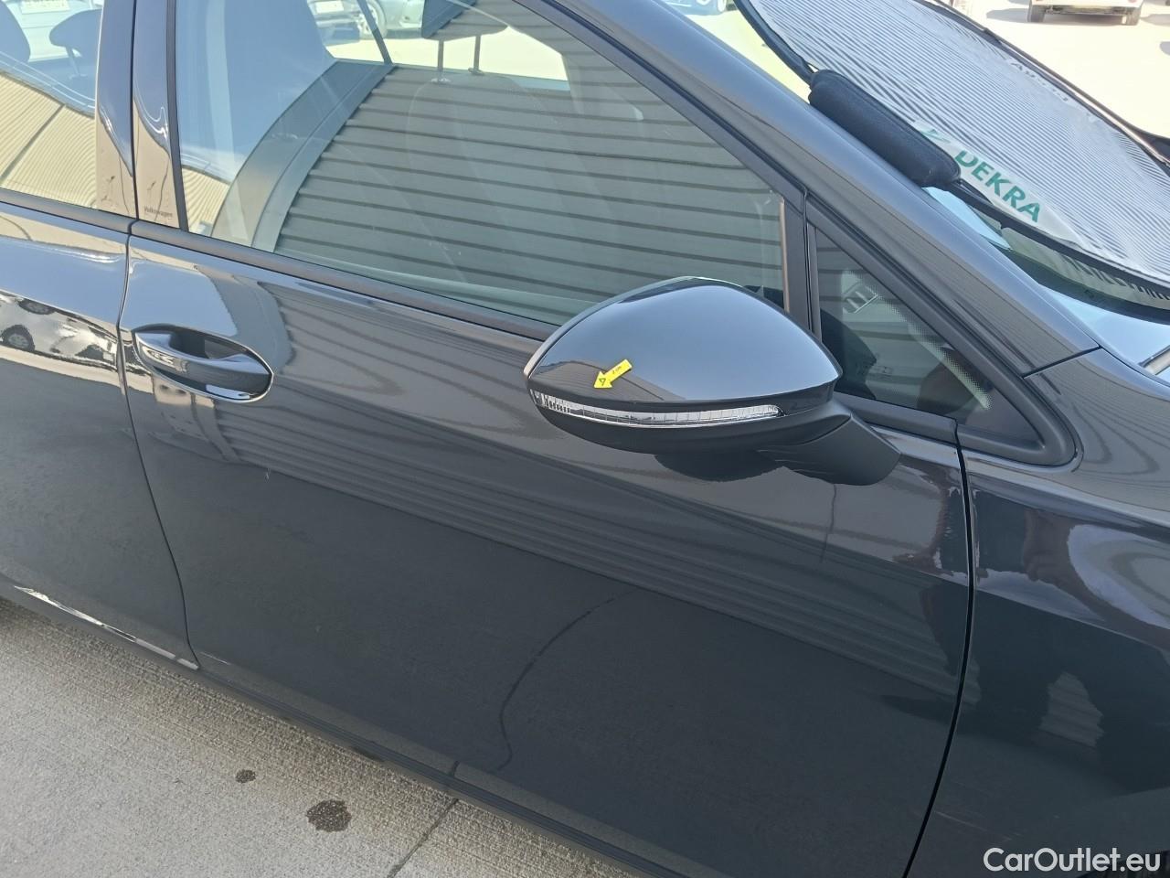  Volkswagen  Golf  Life 1.0 TSI #20