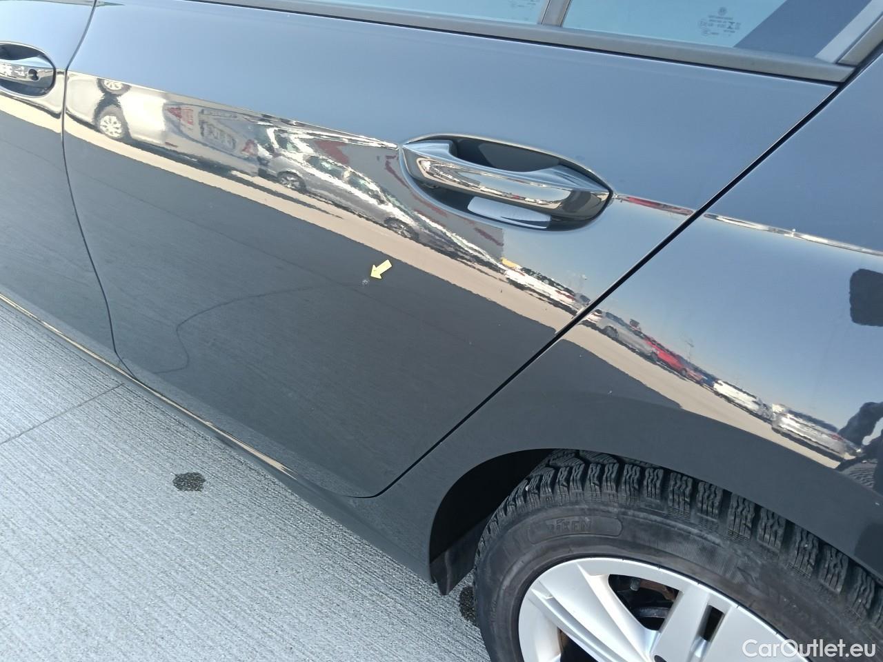  Volkswagen  Golf  Life 1.0 TSI #31