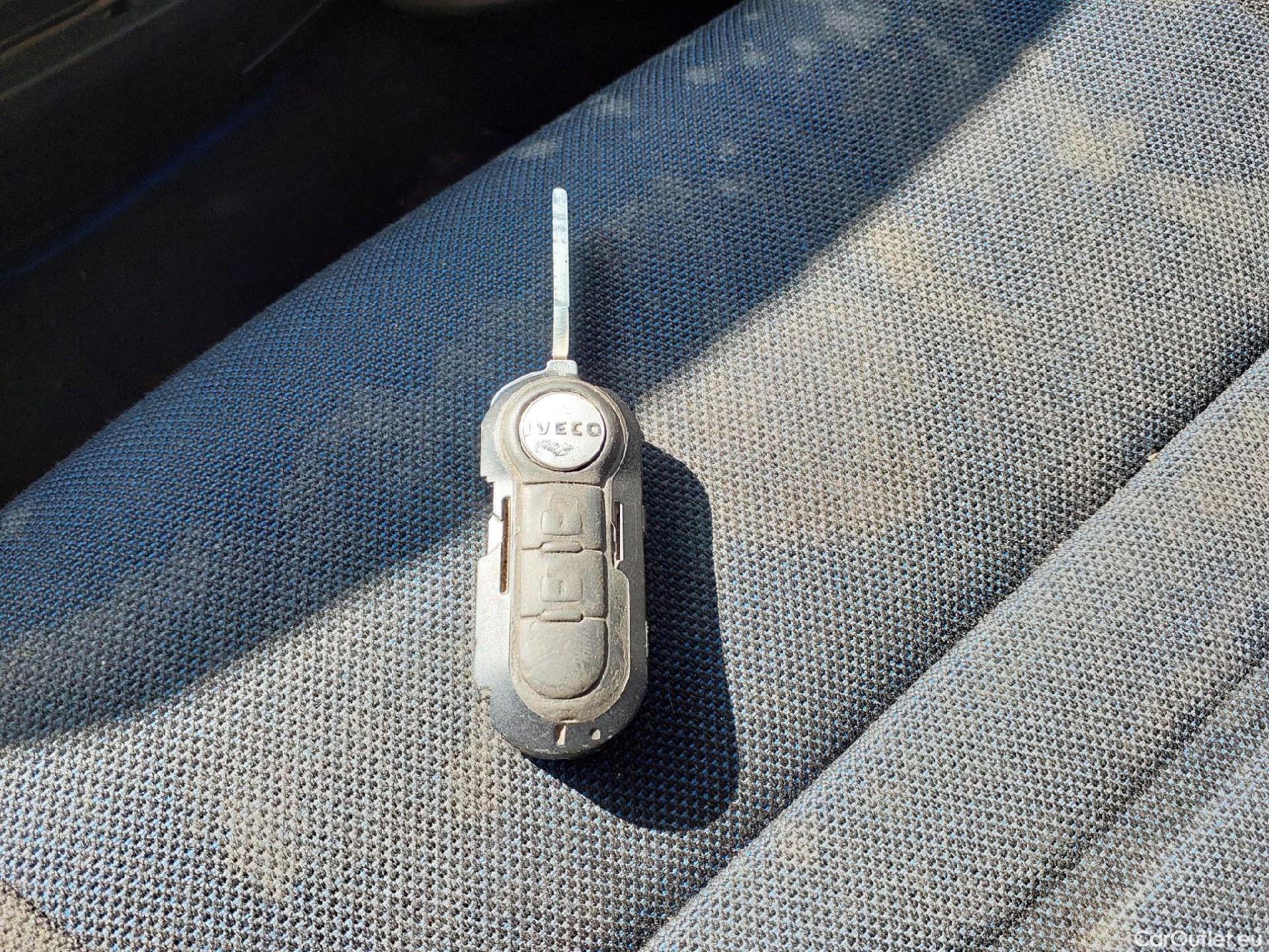  Iveco  Daily IVECO  35C 15 3.0 3750 150 CV #12