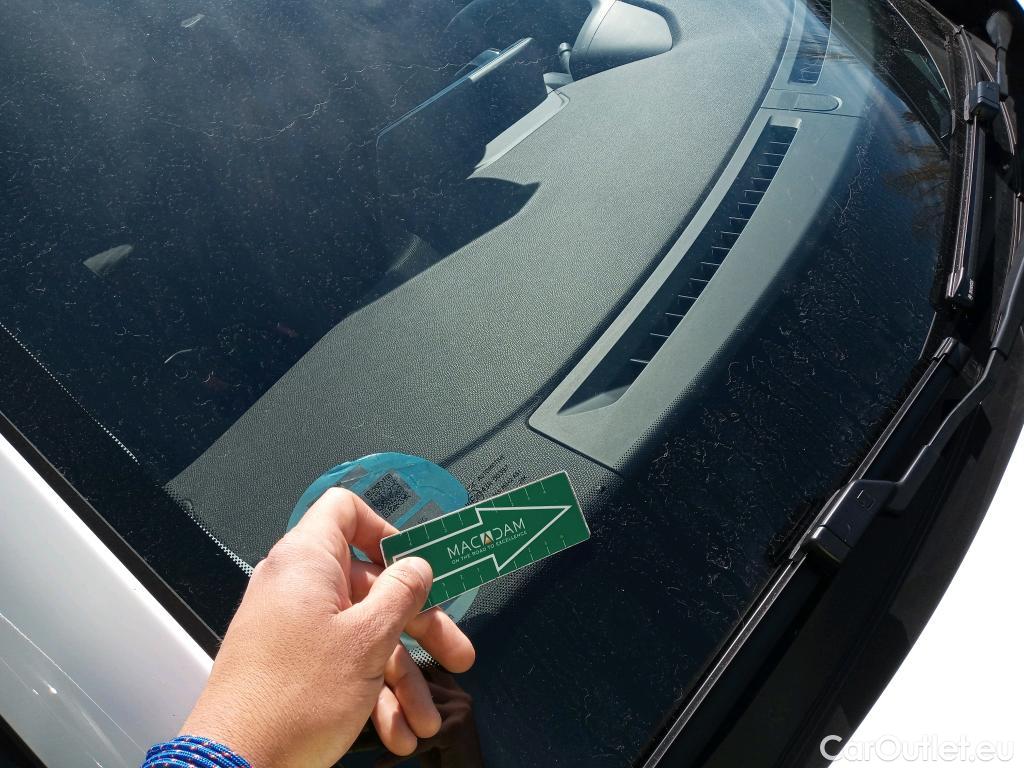  Peugeot  2008 PEUGEOT  / 2019 / 5P / todoterreno Active Puretech 100 S&S BVM6 #2
