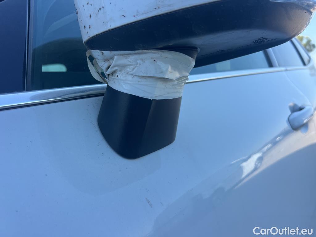  Volvo  XC60 VOLVO  / 2017 / 5P / todoterreno 2.0 B4 D AWD Momentum Pro Auto #2