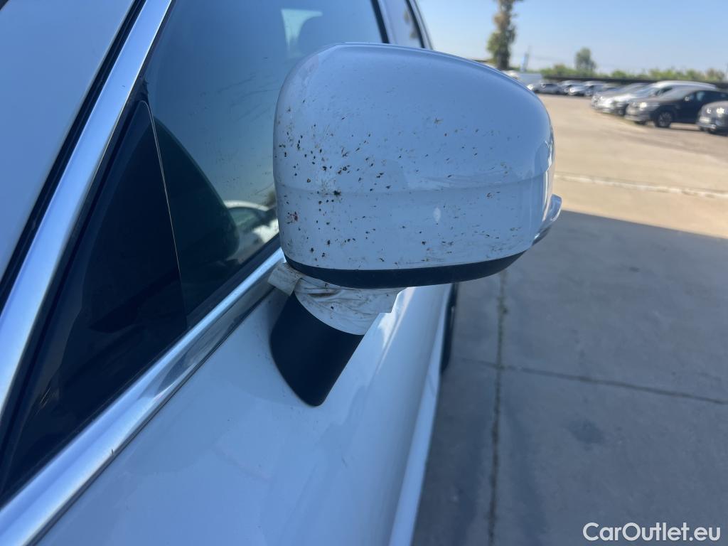  Volvo  XC60 VOLVO  / 2017 / 5P / todoterreno 2.0 B4 D AWD Momentum Pro Auto #1