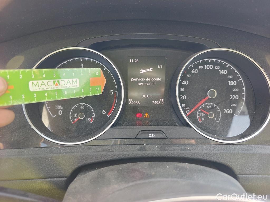  Volkswagen  Golf  VOLKSWAGEN / 2016 / 5P / berlina con portón Last Edition 1.6 TDI 85kW (115CV) #37