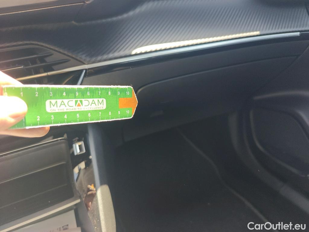  Peugeot  2008 PEUGEOT  / 2019 / 5P / todoterreno Active Puretech 100 S&S BVM6 #13