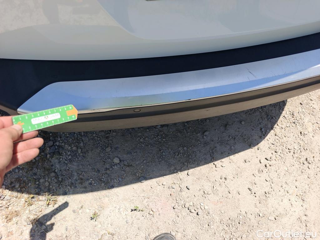  Peugeot  2008 PEUGEOT  / 2019 / 5P / todoterreno Active Puretech 100 S&S BVM6 #32