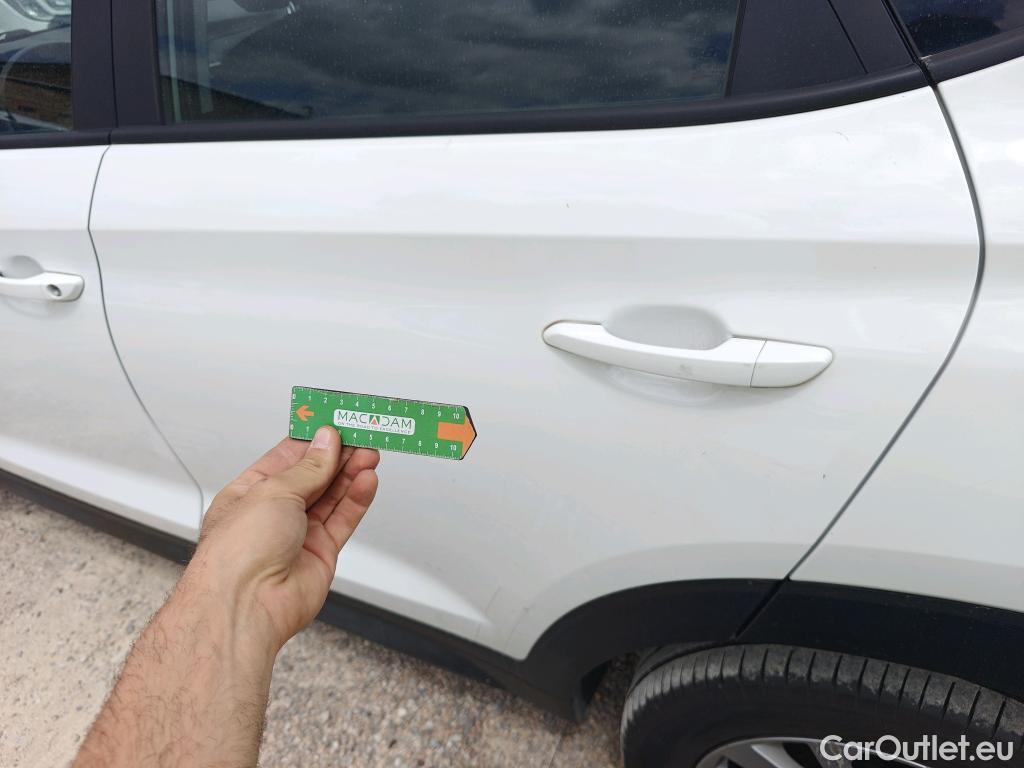  Hyundai  Tucson HYUNDAI  / 2018 / 5P / todoterreno 1.6 CRDI 85kW (116CV) 48V SLE 4X2(SP)(SL) #44