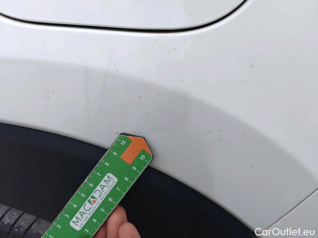  Hyundai  Tucson HYUNDAI  / 2018 / 5P / todoterreno 1.6 CRDI 85kW (116CV) 48V SLE 4X2(SP)(SL) #58