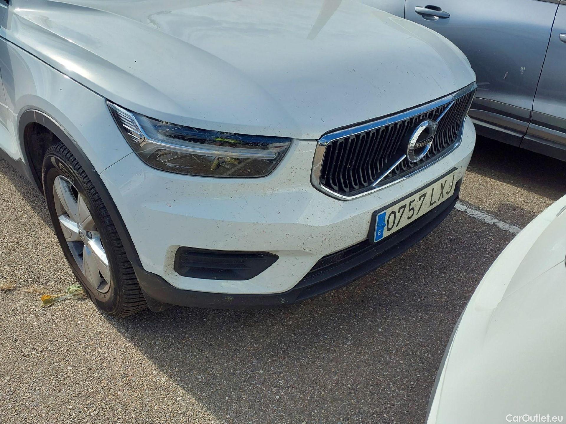  Volvo  XC 40 VOLVO XC40 1.5 T2 Momentum Core 130 CV #23